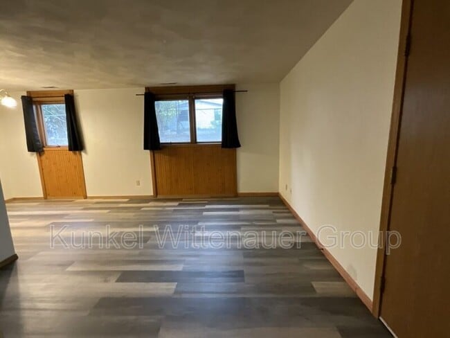 Building Photo - 1-4 Sunset Drive