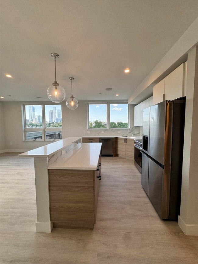 Building Photo - 40 Center St