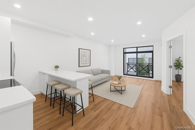 Foto del edificio - 199 E Post