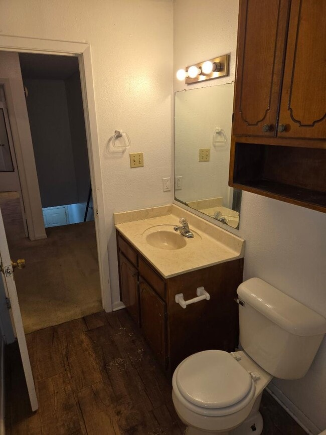 Building Photo - 127 Regency Ave