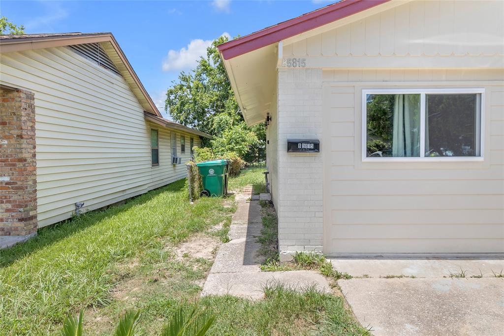Foto principal - 5815 Schevers St