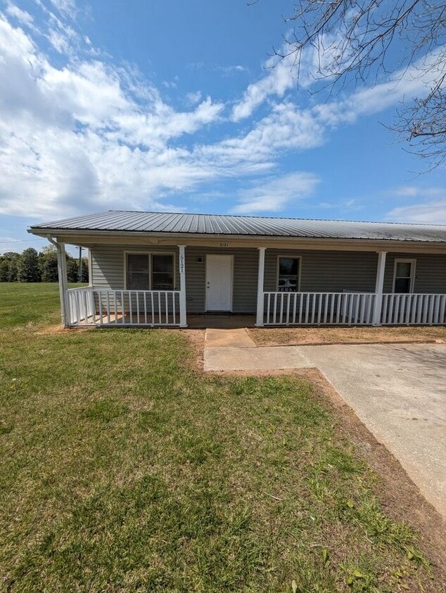 Primary Photo - 2BD/1BA Unit in Conover