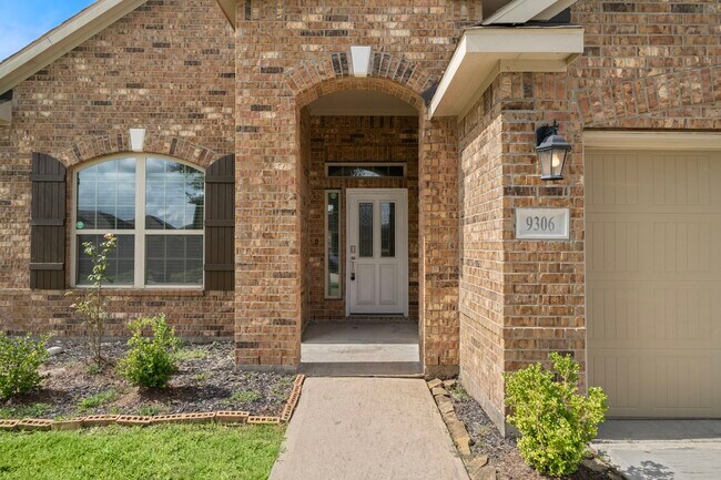Foto del edificio - 9306 Atwood Ridge Ln