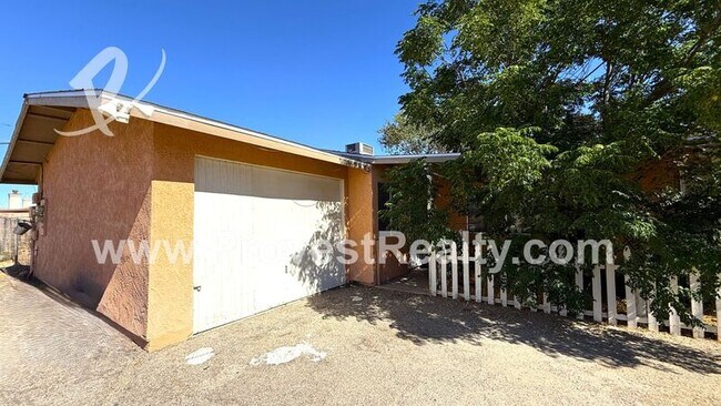 Foto del edificio - 12982 Mohawk Rd