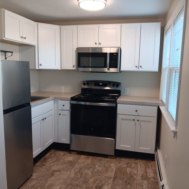 Building Photo - 4 Sawyer Pl