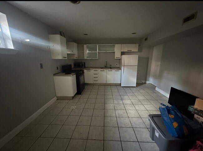 Foto del edificio - 1517 W Girard Ave