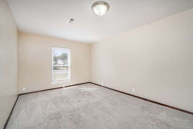 Foto del edificio - Four Bedroom Two Bathroom House Near Pawne...