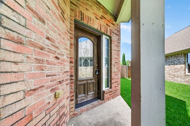 Foto del edificio - 16119 Gavin Ln