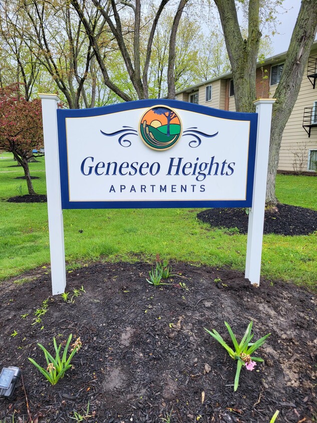 Foto principal - Geneseo Heights Apartments