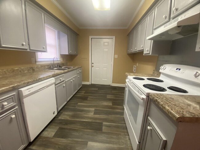 Building Photo - 244 Hickory Trail
