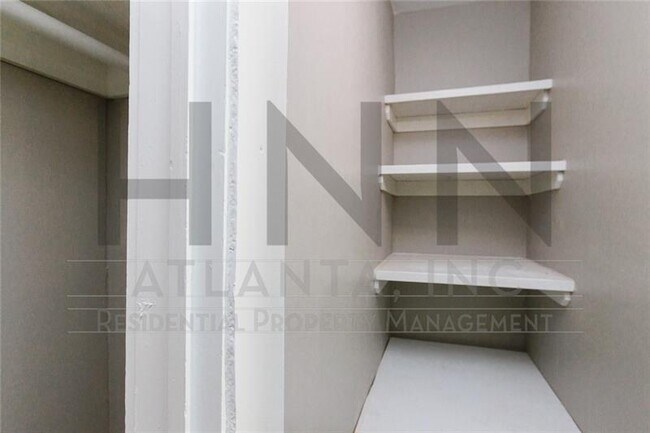 Foto del edificio - 3202 E Point St