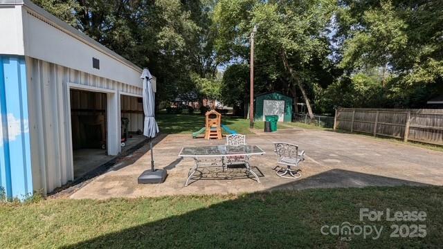 Foto del edificio - 1507 Woodland Dr