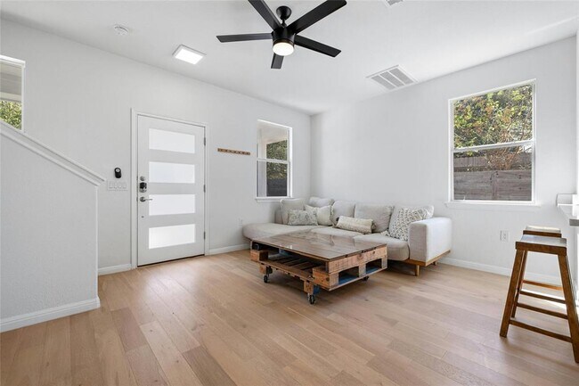 Building Photo - 5107 Delores Ave