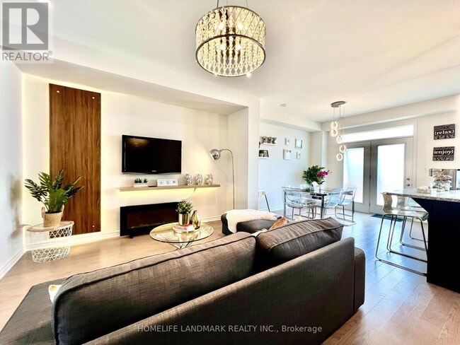 Building Photo - 1400 Kaniv St