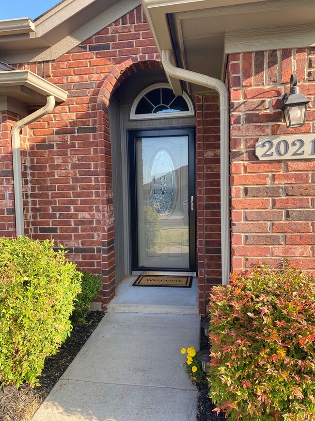 Building Photo - Beautiful rental home in Heatherwood!