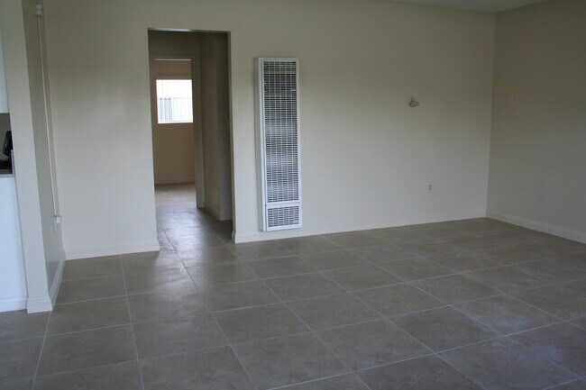 Building Photo - 5350 La Sierra Ave