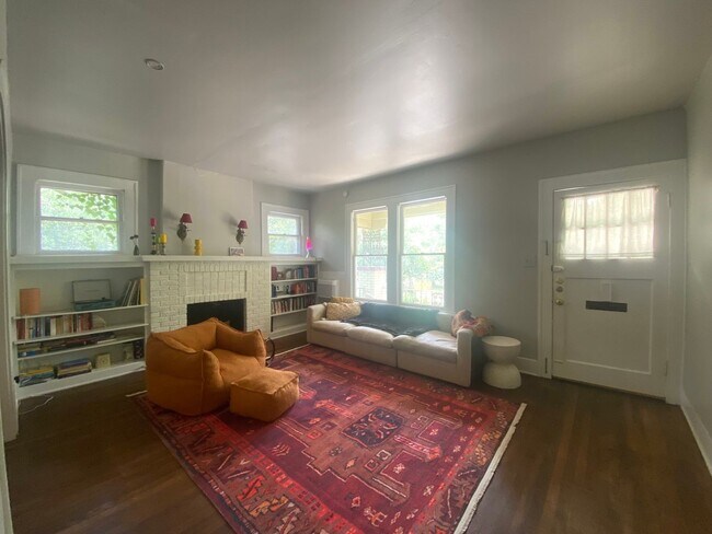 Building Photo - Walling