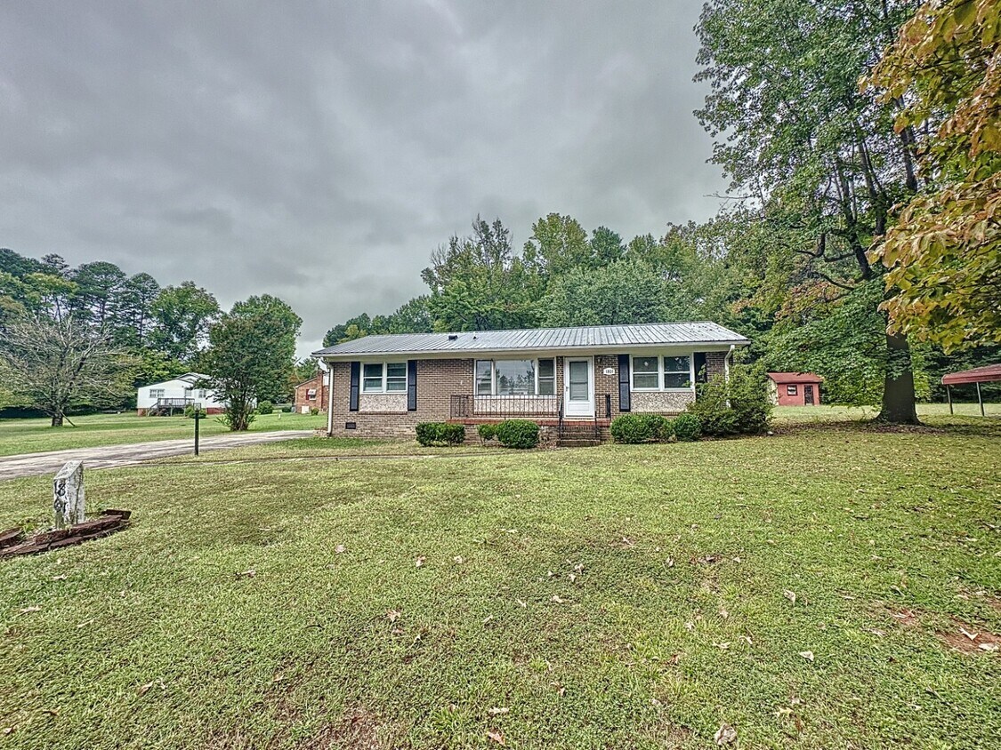 Primary Photo - 1801 Enoch Ln