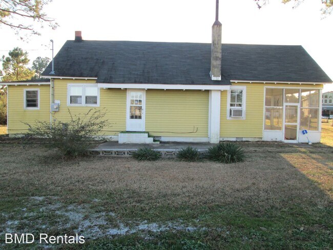Foto del edificio - 3 br, 1 bath House - 1760 Sound Neck Rd.