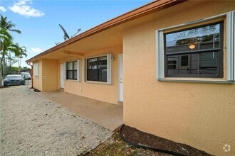 Building Photo - 817 NW 12th Ave