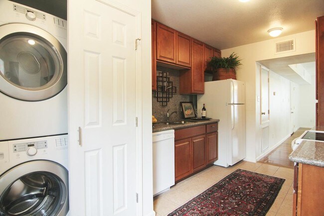 Foto del edificio - 6832 Bellgreen Dr