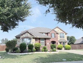 Building Photo - 12571 Valley Spring Dr