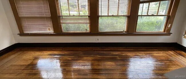 Foto del edificio - 260 Millicent Ave