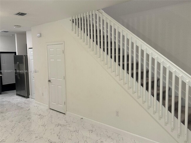 Foto del edificio - 2831 SW 16th Terrace