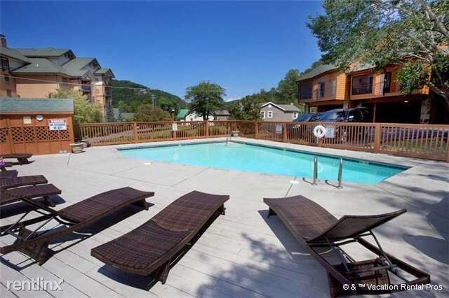 Foto principal - 403 Baskins Creek Rd