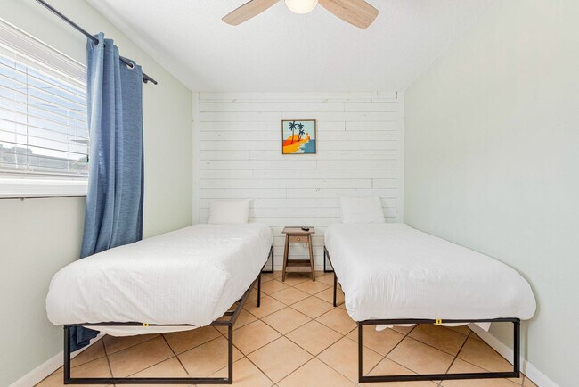 Foto del edificio - 306 Barracuda Ave