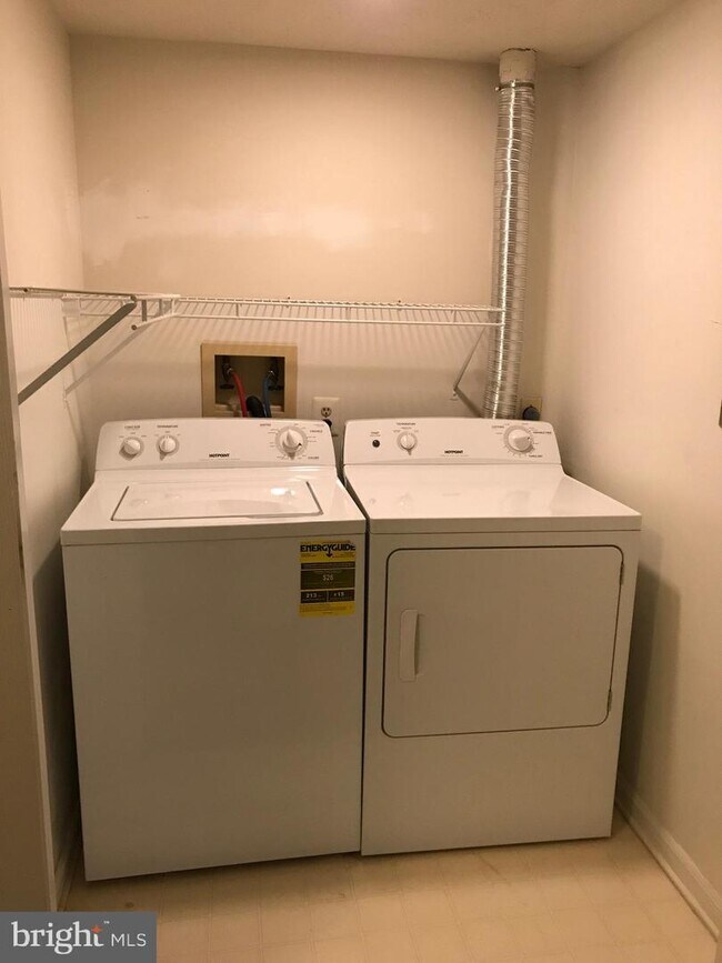 Foto del edificio - 3100 Cardinal Way