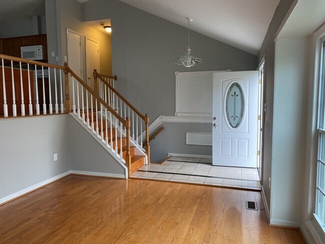 Building Photo - 99 Tanterra Dr