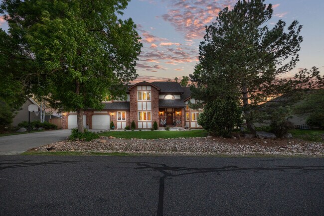 Building Photo - 2213 Grosvenor Ct