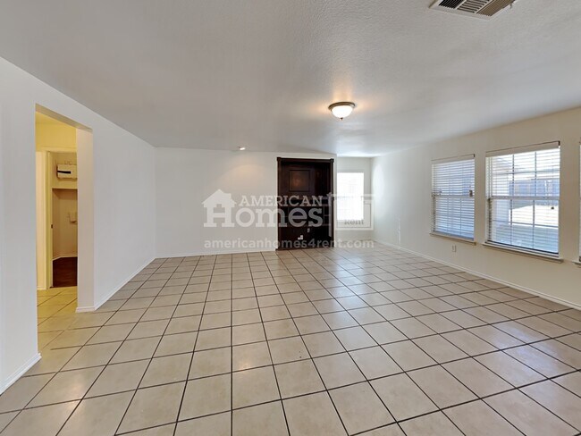 Building Photo - 1347 Saltillo Street