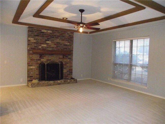 Building Photo - 2424 Bengal Ln