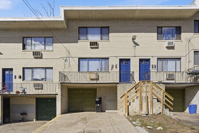 Foto del edificio - Fernrock Apartments