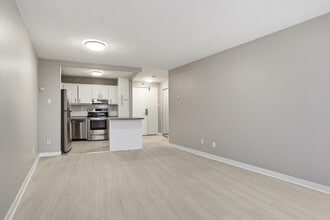 Kitchen #204 - Tour Sherbrooke