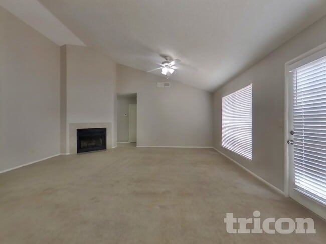 Building Photo - 9607 N 88th Dr