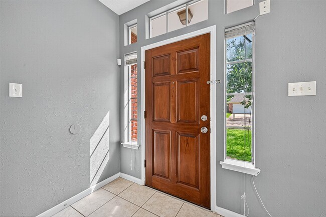 Foto del edificio - 4806 Sunshine Dr