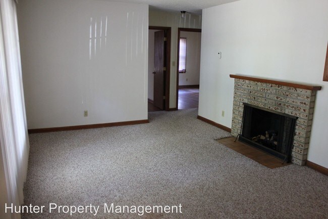 Building Photo - 2 br, 1 bath House - 1942 S. Robberson Ave