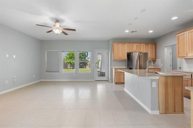 Building Photo - 8712 Slater Dr