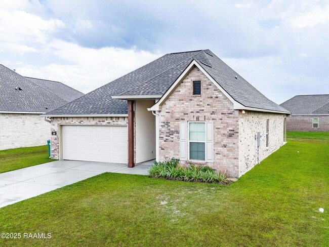 Building Photo - 102 Jubilation St