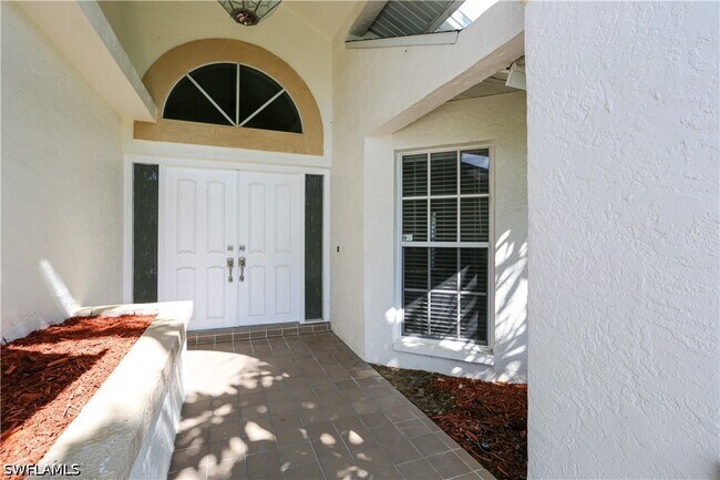 Building Photo - 1040 Moon Lake Dr