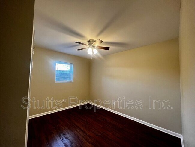Foto del edificio - 900 N Montgomery Ave