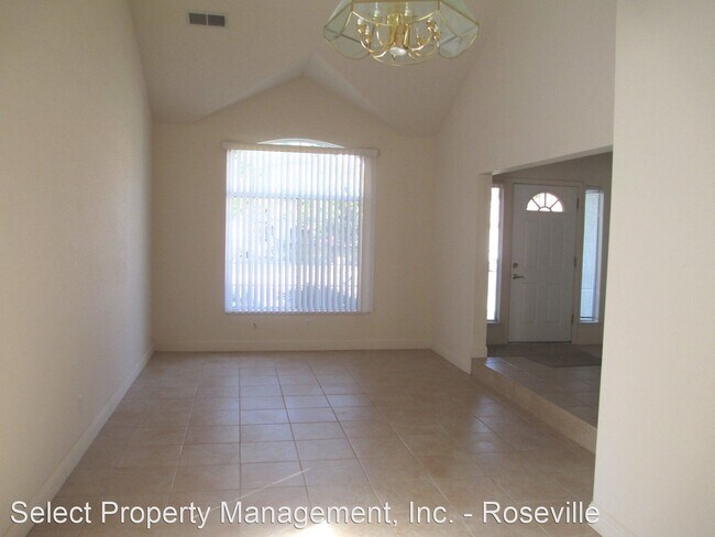 Building Photo - 5 br, 2.5 bath House - 3741 Aurora Loop