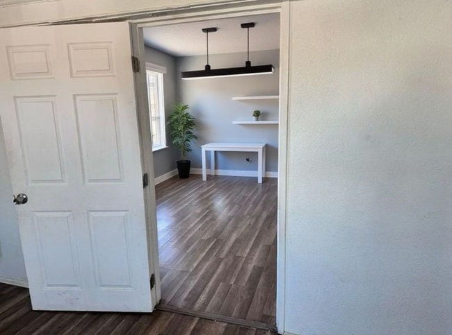 Foto del edificio - 822 W 42nd Pl