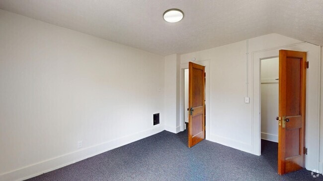Building Photo - 109 W Ely St