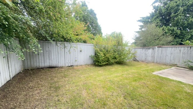 Foto del edificio - 15325-15327 Berry Valley Rd SE