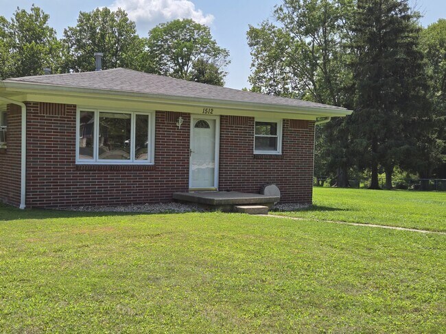 Building Photo - 1512 E Fairwood Dr