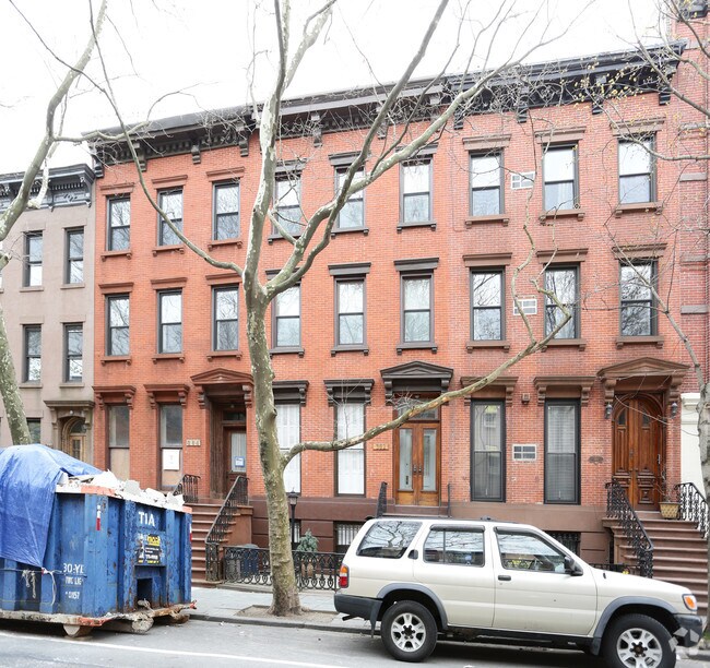 Building Photo - 382 Sackett St